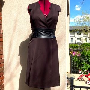 A designer piece. Sleeveless transformer dress.